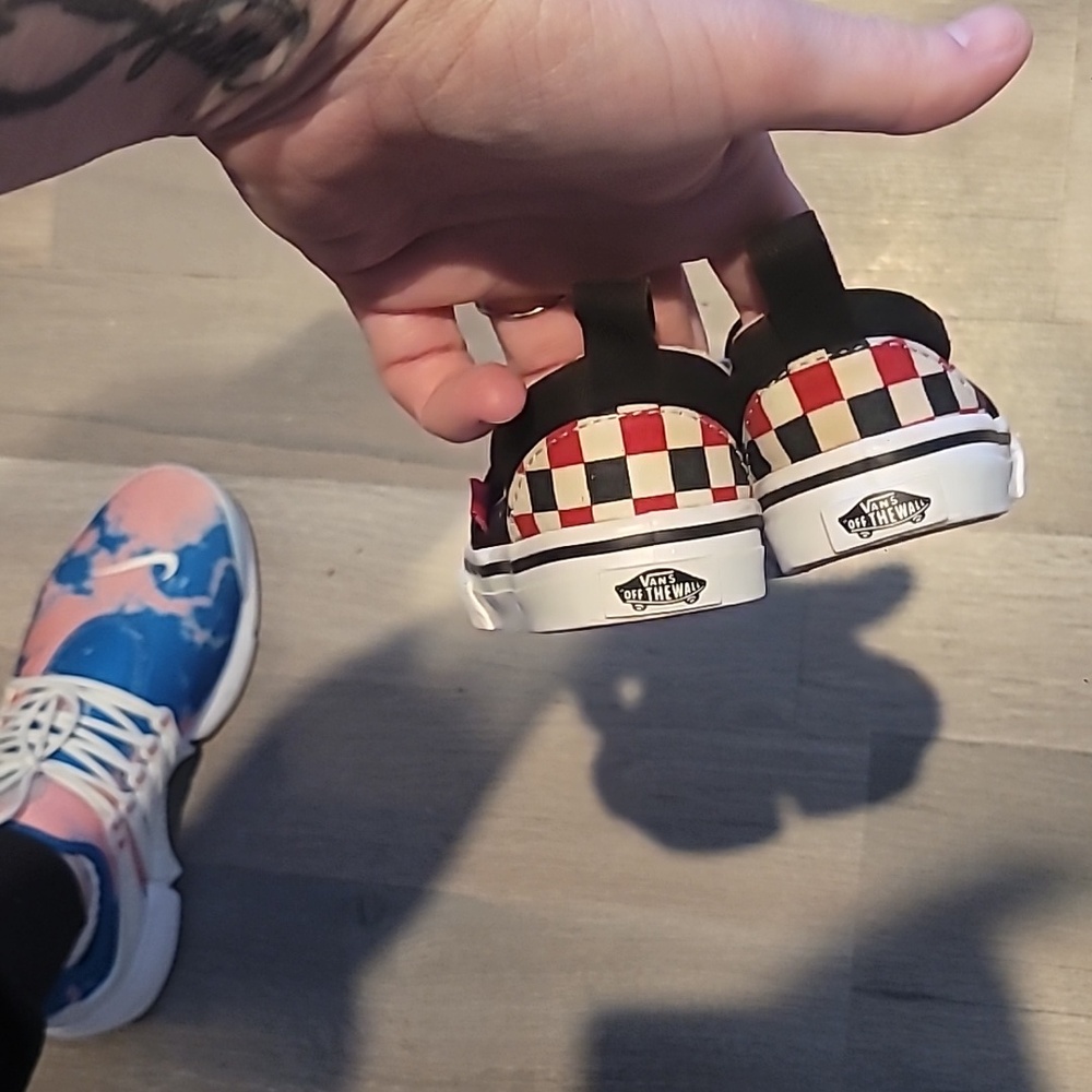 Vans Kids Checkerboard Slip-On Shoes - Red/Black Size 4c Unisex - Picture 4 of 6
